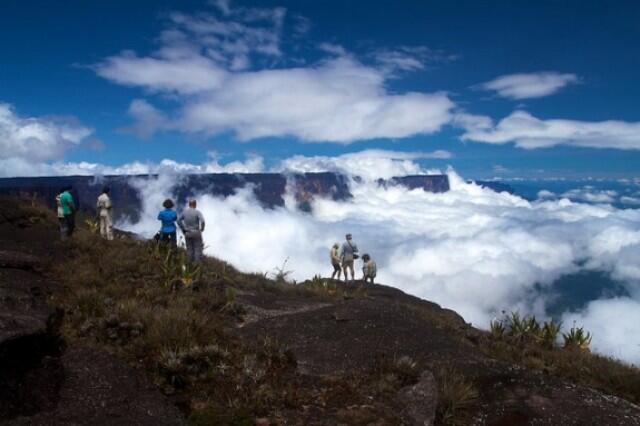 Mount Roraima, Gunung Batu yang Luar Biasa Indah Seperti diatas Awan.