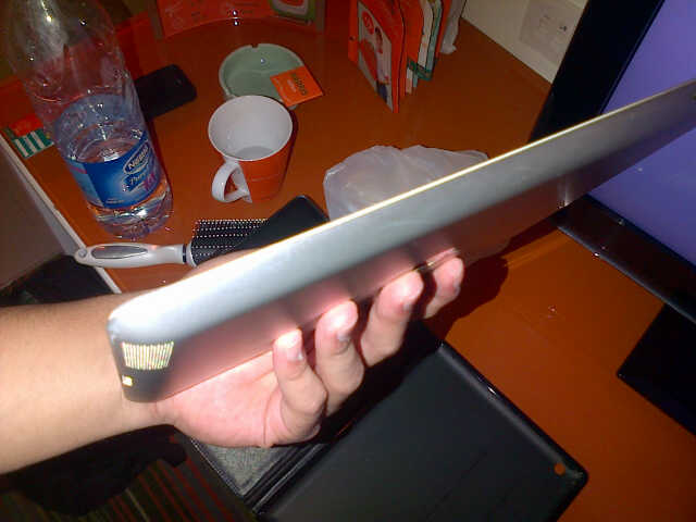 WTS IPAD 3 WHITE MULUS + GARANSI PANJANG + BANYAK BONUS ++ NYA....