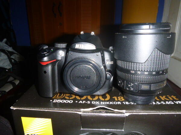 Jual Camera NIKON D5000 18-105 MM VR kinclong , mulus , normal