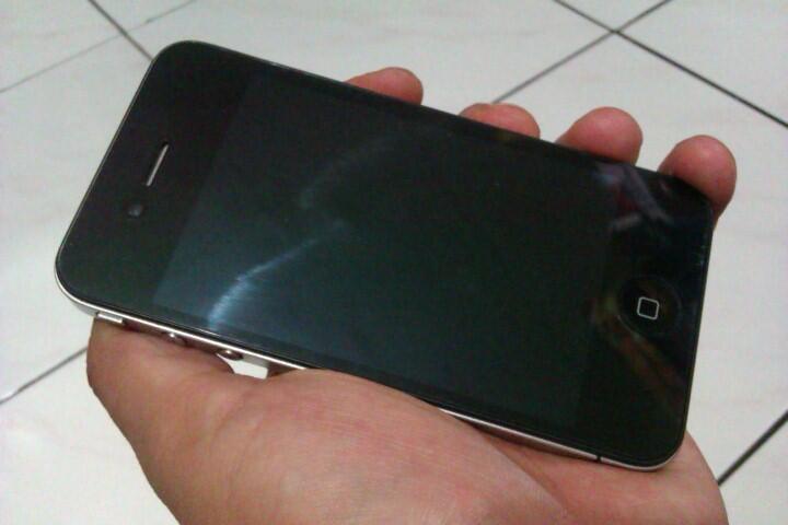 Iphone 4G FU hanya 2juta an!!!!! cod bandung. Stuk DFU MODE gan!!