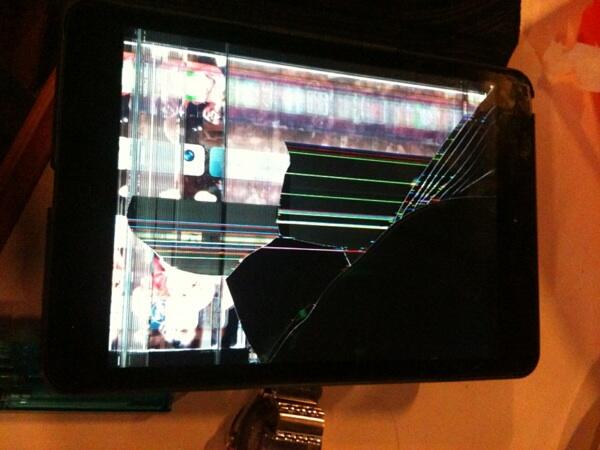 service / servis ipad. ganti lcd, ganti touchscreen / digitizer dll.