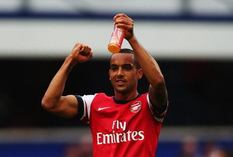 &#91;Berita Bola&#93; 20 Detik, Gol Walcott Tercepat di Premier League Musim Ini