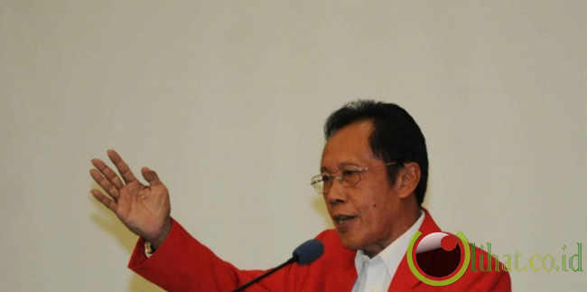 5 Orang yang pernah Cibir Gaya Blusukan Jokowi Part 2