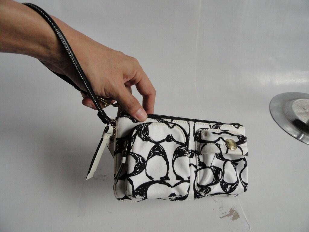 TAS SECOND BEKAS BRANDED COACH WRISTLET , COMMODITTEE , ESPRIT