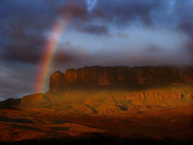 Mount Roraima, Gunung Batu yang Luar Biasa Indah Seperti diatas Awan.