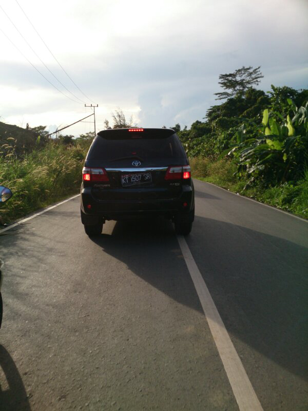 mobil ini melanggar gak gan ?