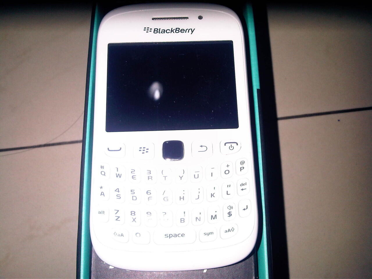 Jual Blackberry Amstrong 9320 White Garansi Resmi TAM