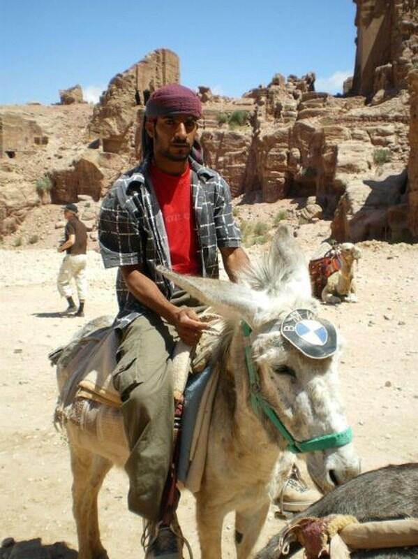 Arti Kumpulan Gambar: Lucu, Unik, Aneh?