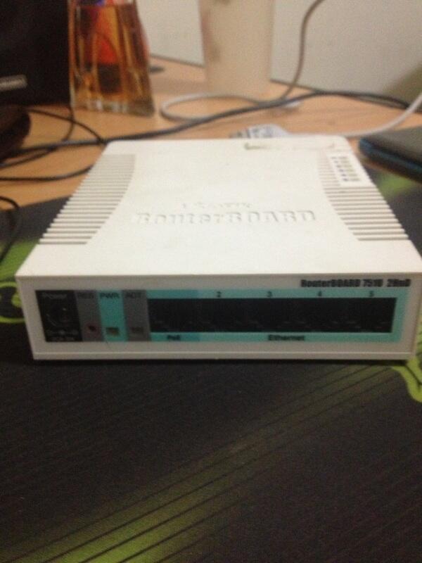 Wts: mikrotik rb 751U 2hnd