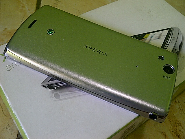 sony ericsson Xperia ARC lt15i fullset dgn camera 8MP...