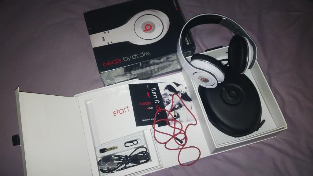 Terjual Beats PRO by dr Dre Studio 