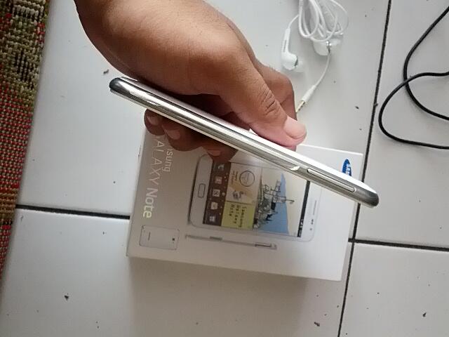 Samsung galaxy note 1 N7000 white like new