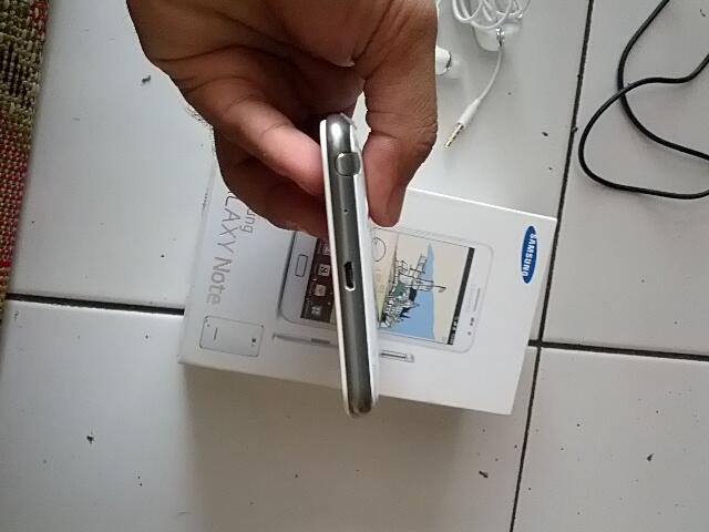 Samsung galaxy note 1 N7000 white like new