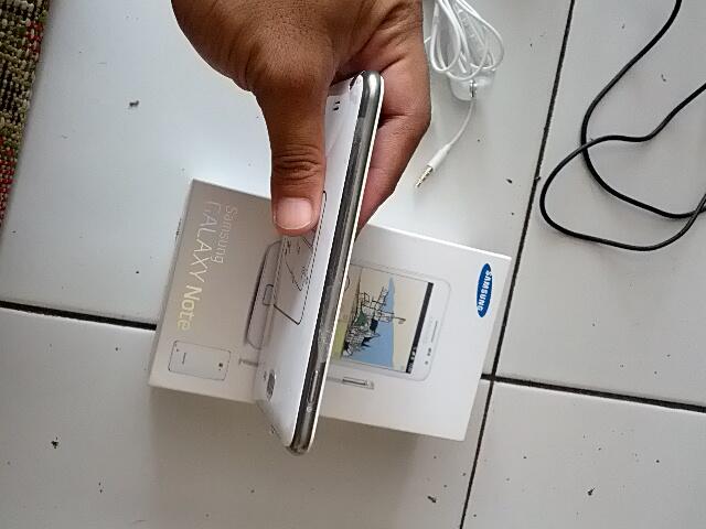Samsung galaxy note 1 N7000 white like new