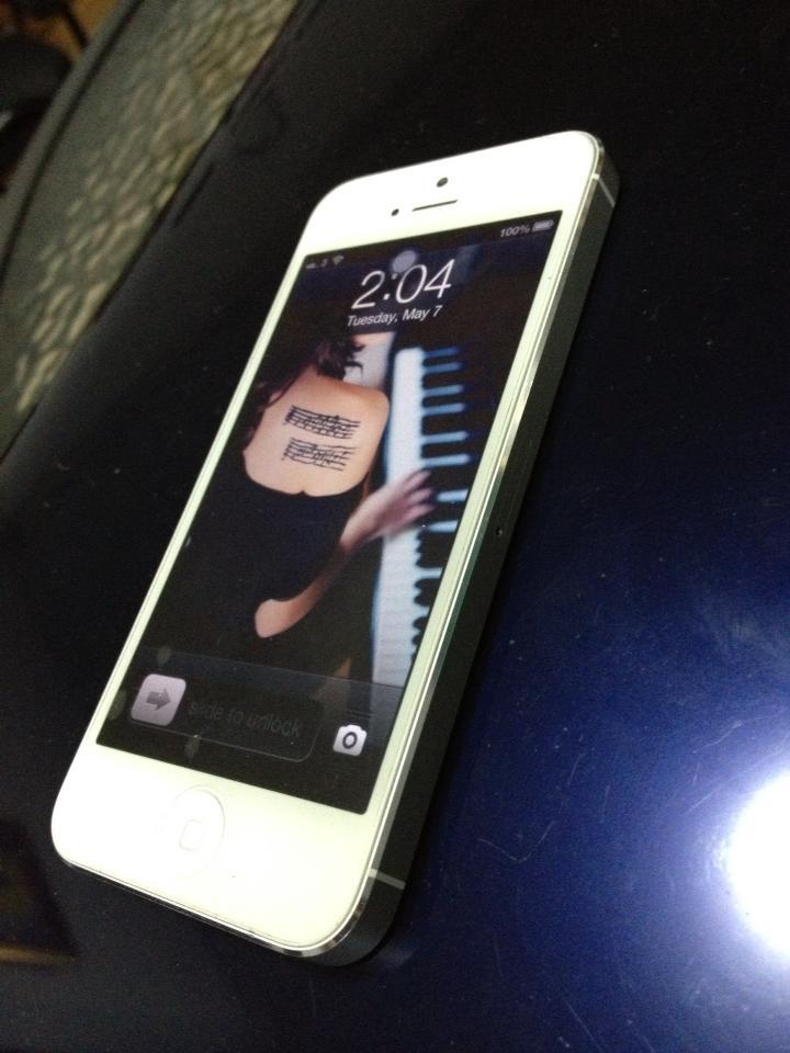 Iphone 5 white !! 64gb.... Factory unlock!! FU !!, garansi Panjang!!! Ampe taun depan