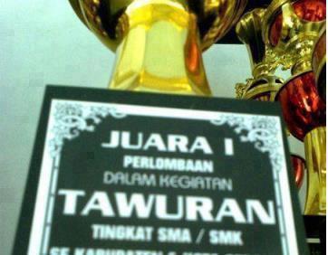 PIALA YG DI PEREBUTKAN OLEH TIAP SEKOLAH