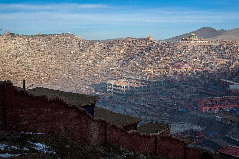 &#91;Wow&#93; Melihat Lebih Dekat Larung Gar Buddhist Academy - Tibet