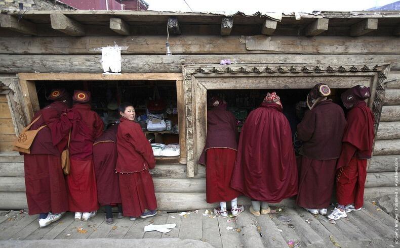 &#91;Wow&#93; Melihat Lebih Dekat Larung Gar Buddhist Academy - Tibet