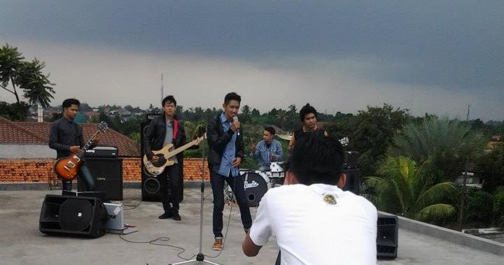 ILUVIA band akhirnya selesai menggarap video klip pertamanya
