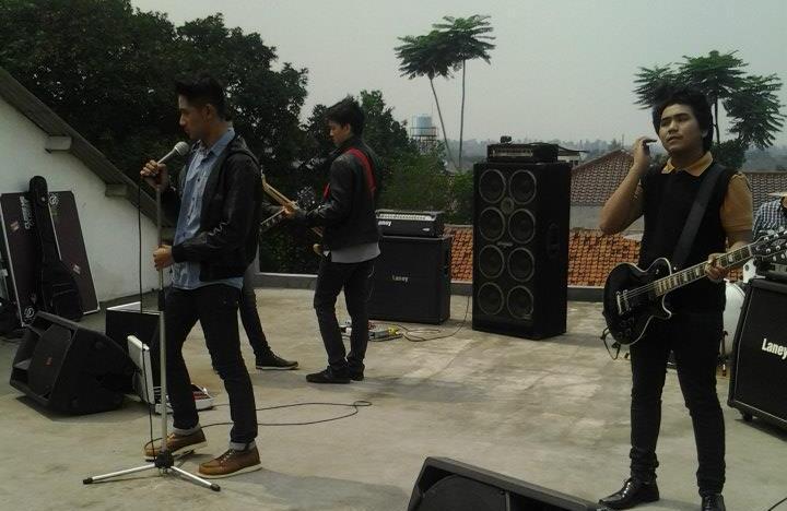 ILUVIA band akhirnya selesai menggarap video klip pertamanya