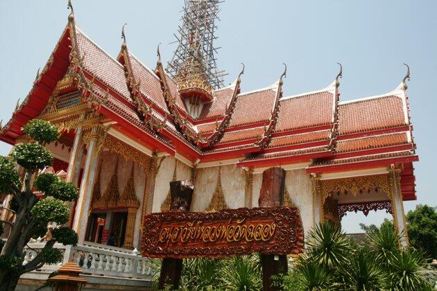 Wat Chalong, Kuil Bersejarah Terbesar di Phuket