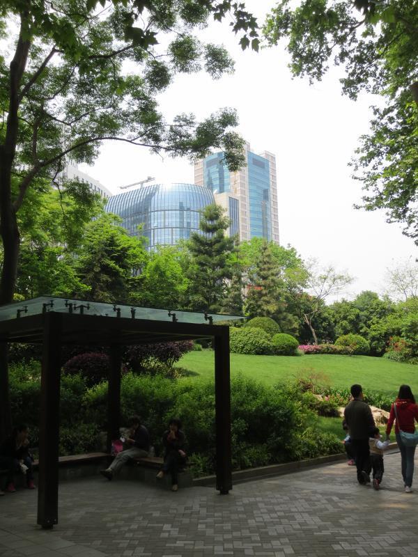 Kapan Jakarta Punya Taman Kota Seperti Shanghai?