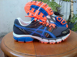 SEPATU RUNNING ASICS GEL CUMULUS 15 ORIGINAL MODEL TERBARU MURAH