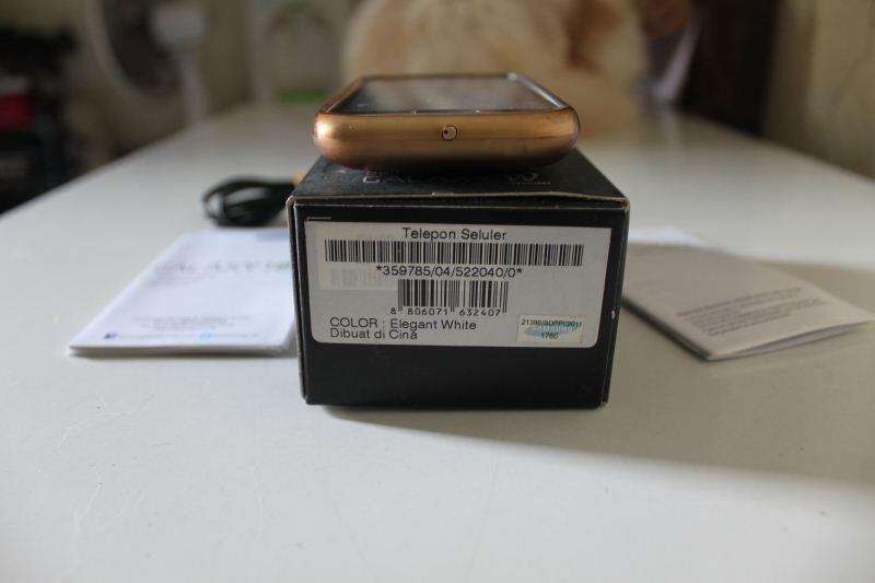 Samsung Galaxy Wonder - WHITE - Like NEW!!! MSH GARANSI