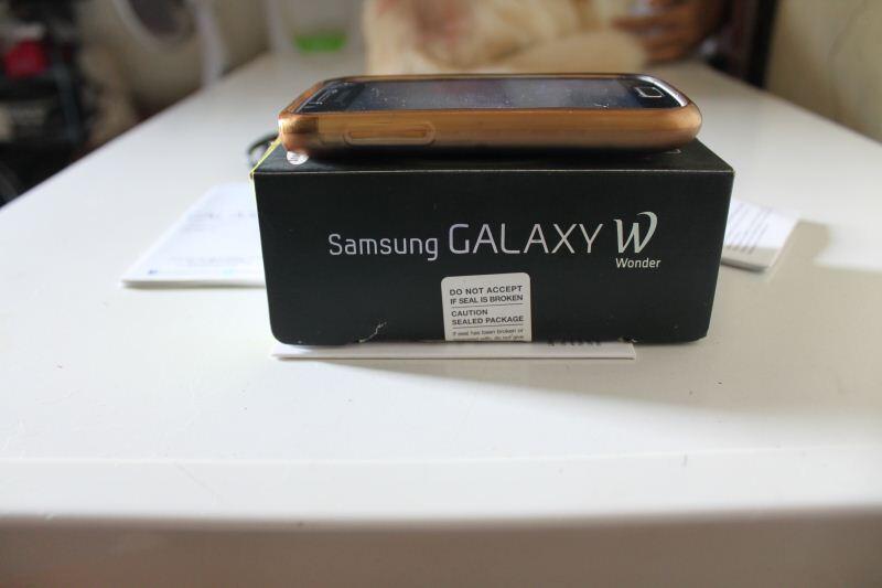 Samsung Galaxy Wonder - WHITE - Like NEW!!! MSH GARANSI