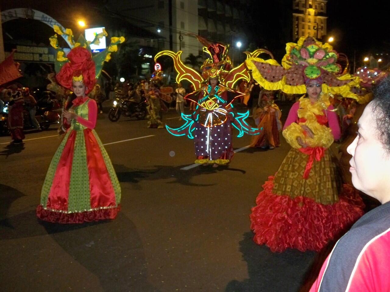 SEMARANG NIGHT CARNIVAL 2013
