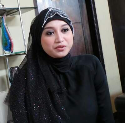 Lucu nih... "Tukang Porot", Single Dangdut dari Sefti Sanustika istri muda FATHANAH