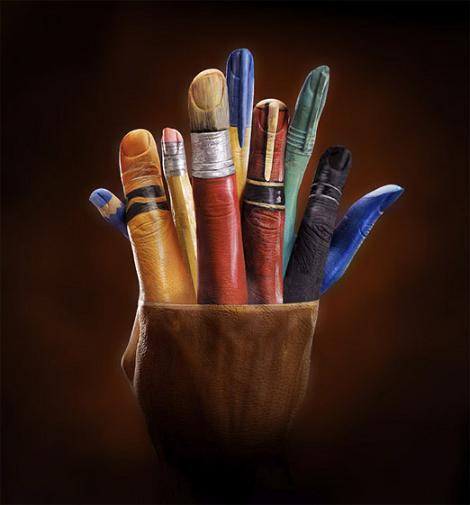 Ilusi Lukisan Pada Jari - Jari Tangan