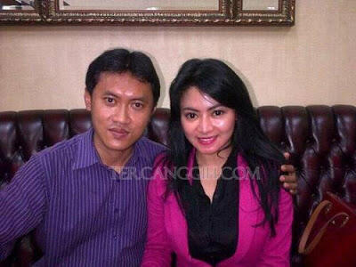 Foto Vitalia Sesha Dengan Arya Wiguna berpelukan,bukan editan gan