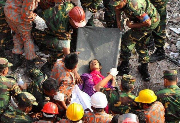 Ajaib, selamat setelah tekubur 17 hari dalam runtuhan bangunan...