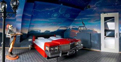 V8.... "hotel mobil" untuk pecinta kecepatan