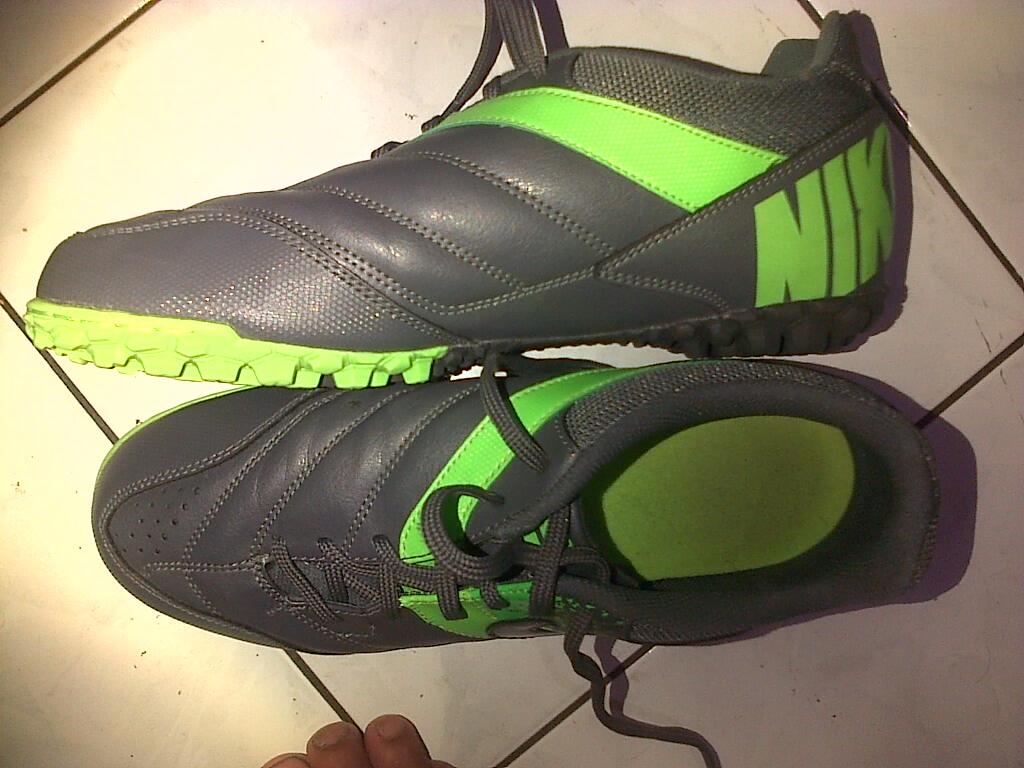 Terjual Sepatu  Futsal  Second Specs Adidas  dan  Nike  KASKUS