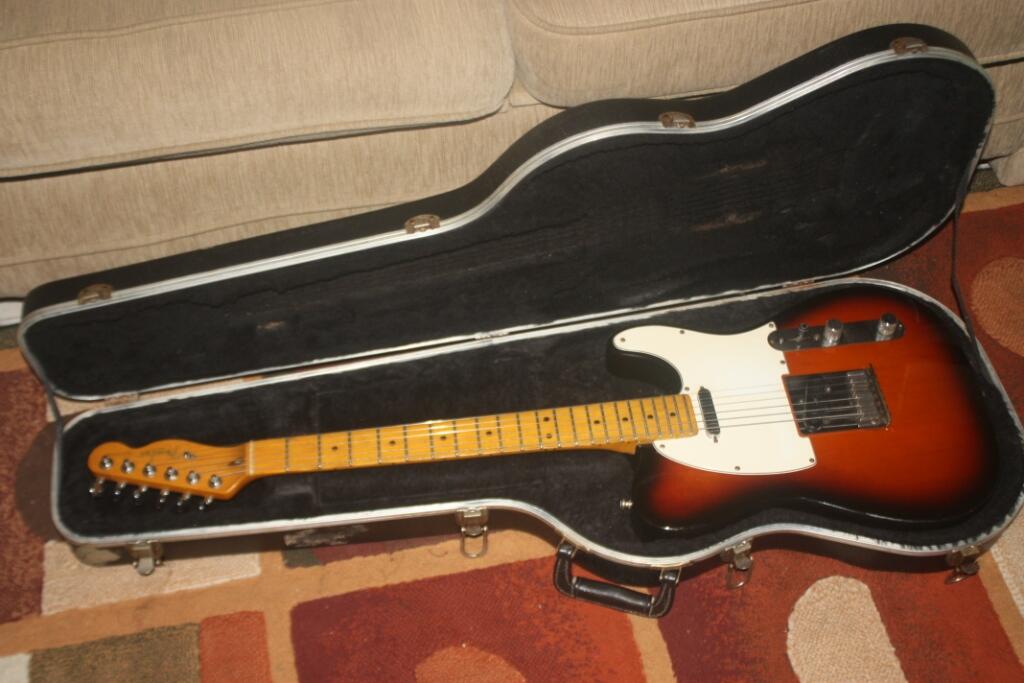 Terjual GITAR FENDER TELECASTER AMERICAN STANDARD SUNBURST 