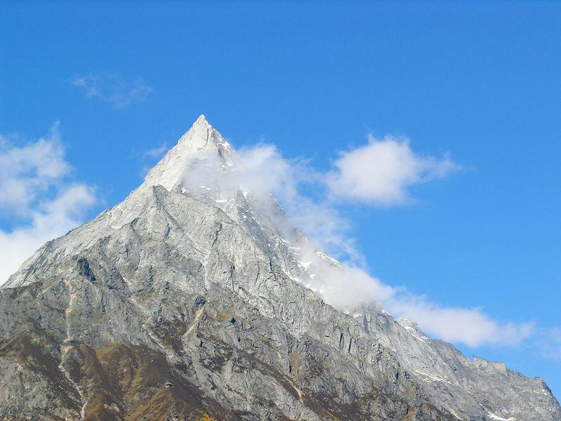 10 Gunung yg Sulit Ditaklukan