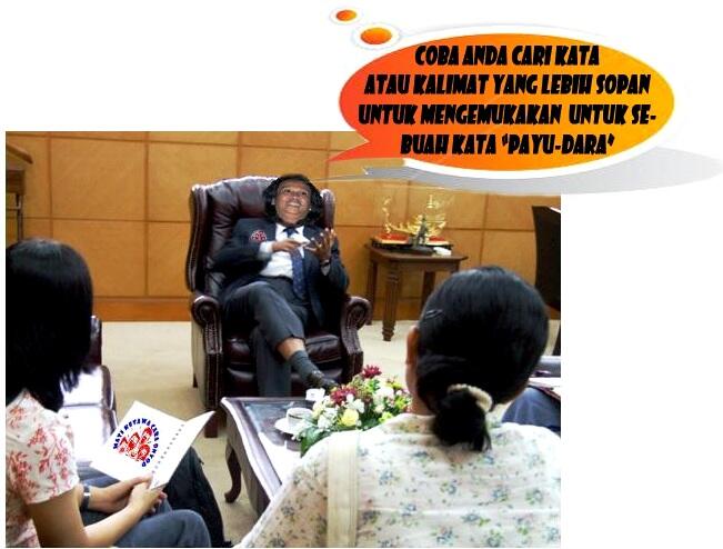 Onyod Wartawan Pemula Yang Lugu Mengganti Kata Dengan Emoticon ( . ) ( . )