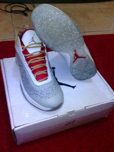 READY STOCK SEPATU BASKET KOBE 8 EASTER DAN AIR JORDAN 2011 YOTR ( REPLICA)