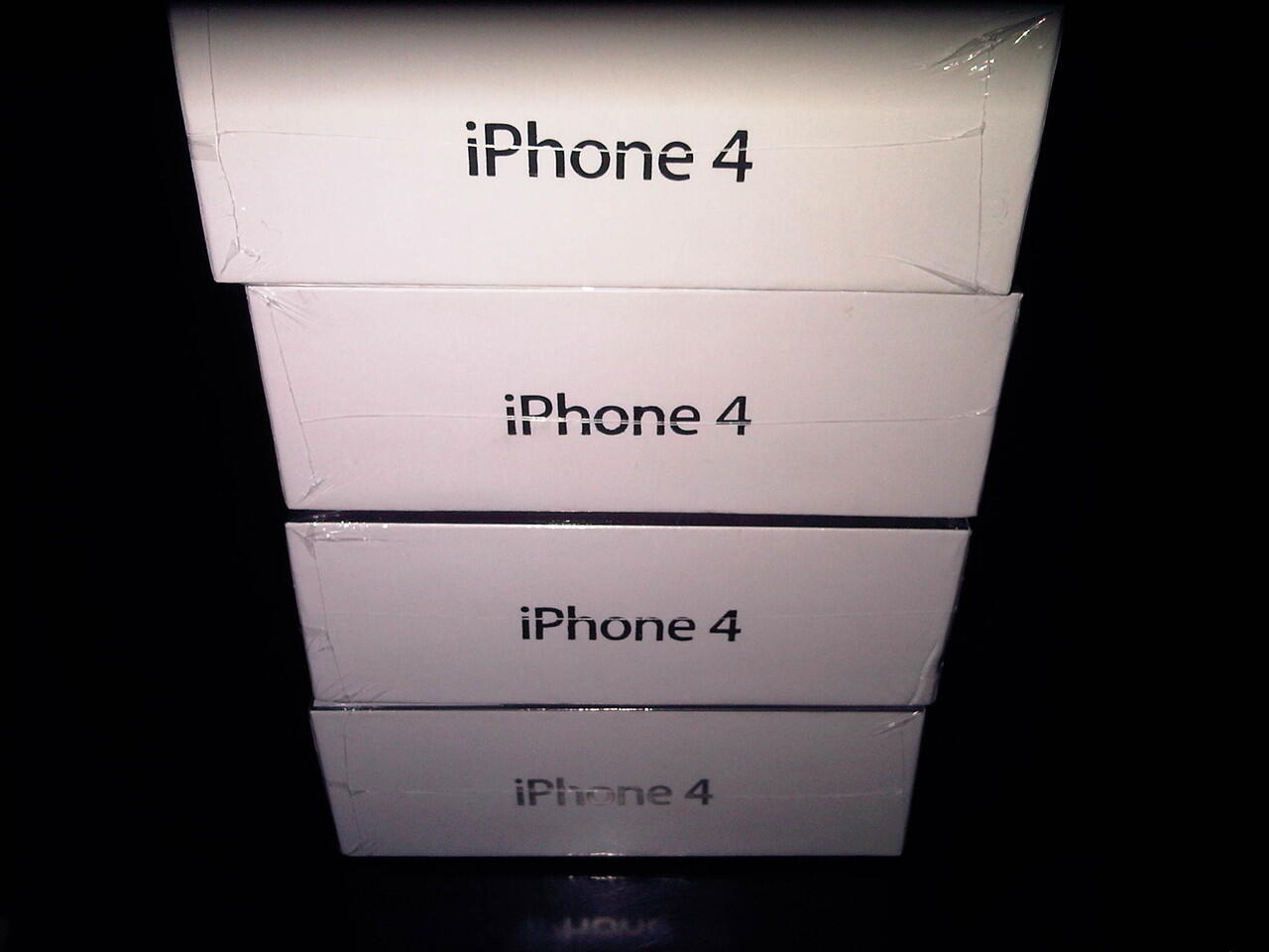 IPHONE 4 SMARTFREN CDMA BNIB,SEGEL,RESMI