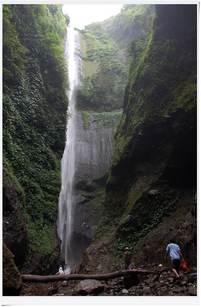 Keindahan Alami Air Terjun Madakaripura