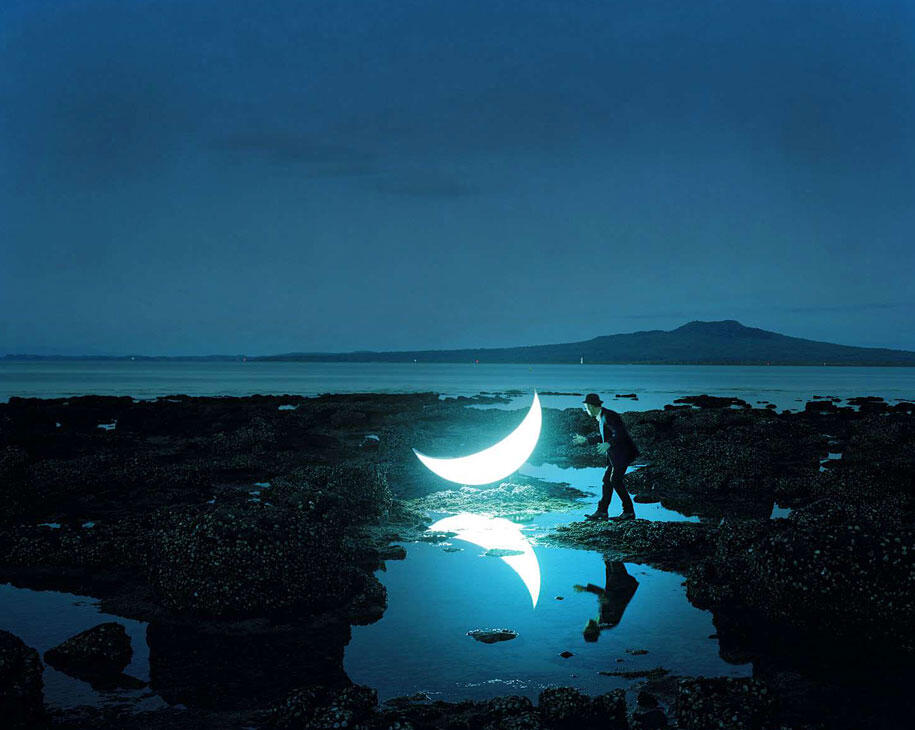 Pria Ini Bepergian Dengan Membawa &quot;Bulan Pribadi&quot; nya &#91;PIC++&#93;