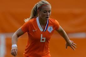 10 Pemain Sepak bola Wanita Cantik dan Sexy