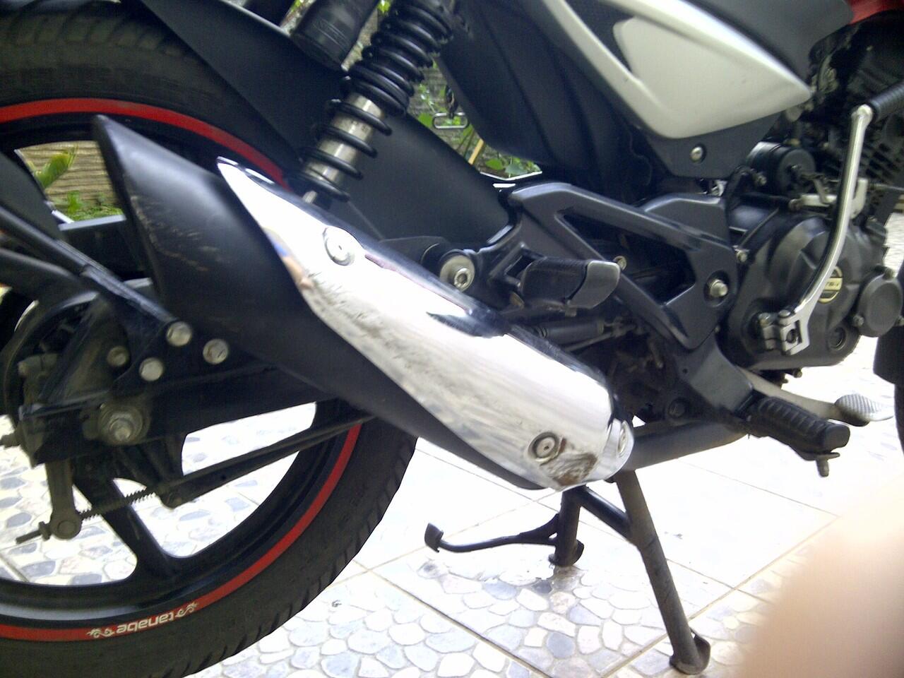 bajaj pulsar 135 ls merah