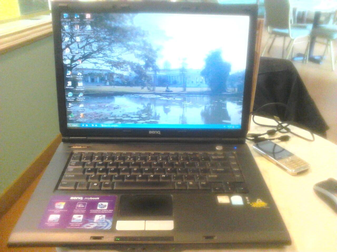LAPTOP SECOND BENQ JOYBOOK A52E MURAH