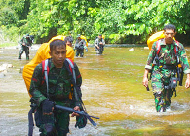 PERJALANAN TIM EKSPEDISI NKRI MENEMUKAN GOA JAMAN BELANDA