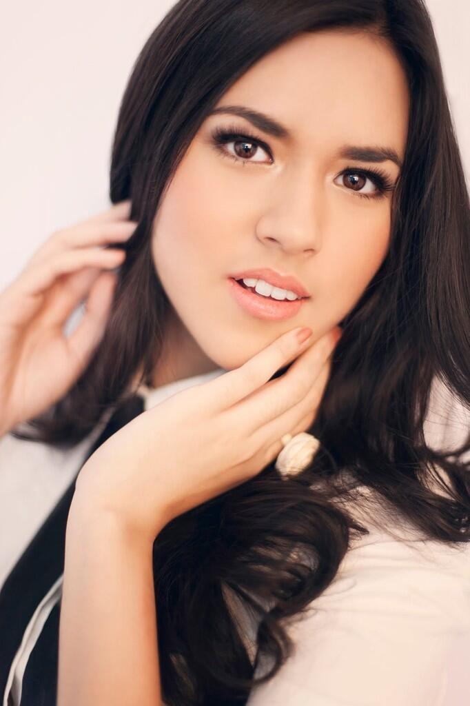 &#91;CAMPUS LEAGUE&#93; Nonton Pertandingan Seru di GRAND FINAL bareng si cantik RAISA!