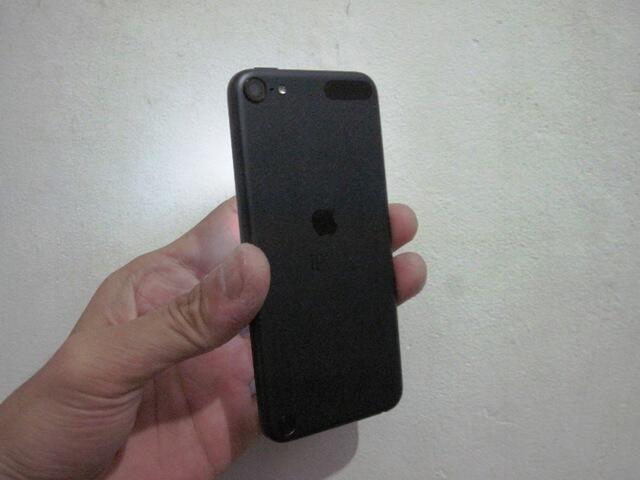 IPOD TOUCH 5 32GB, Fullset + Garansi resmi Indonesia.. Harga? Murah aja gan