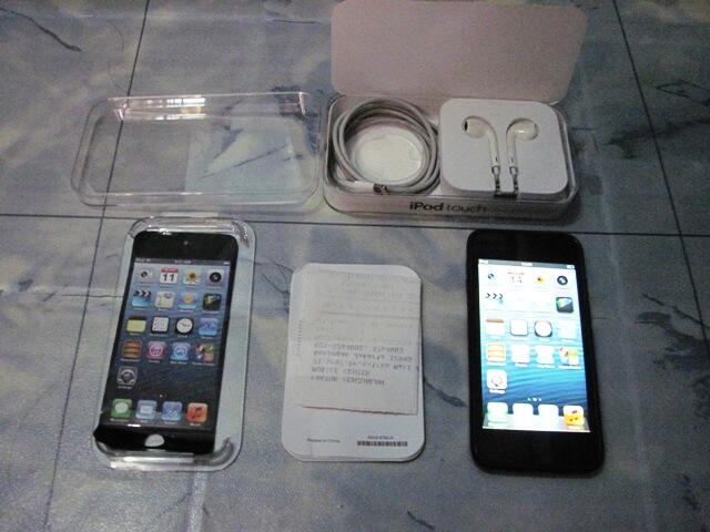 IPOD TOUCH 5 32GB, Fullset + Garansi resmi Indonesia.. Harga? Murah aja gan